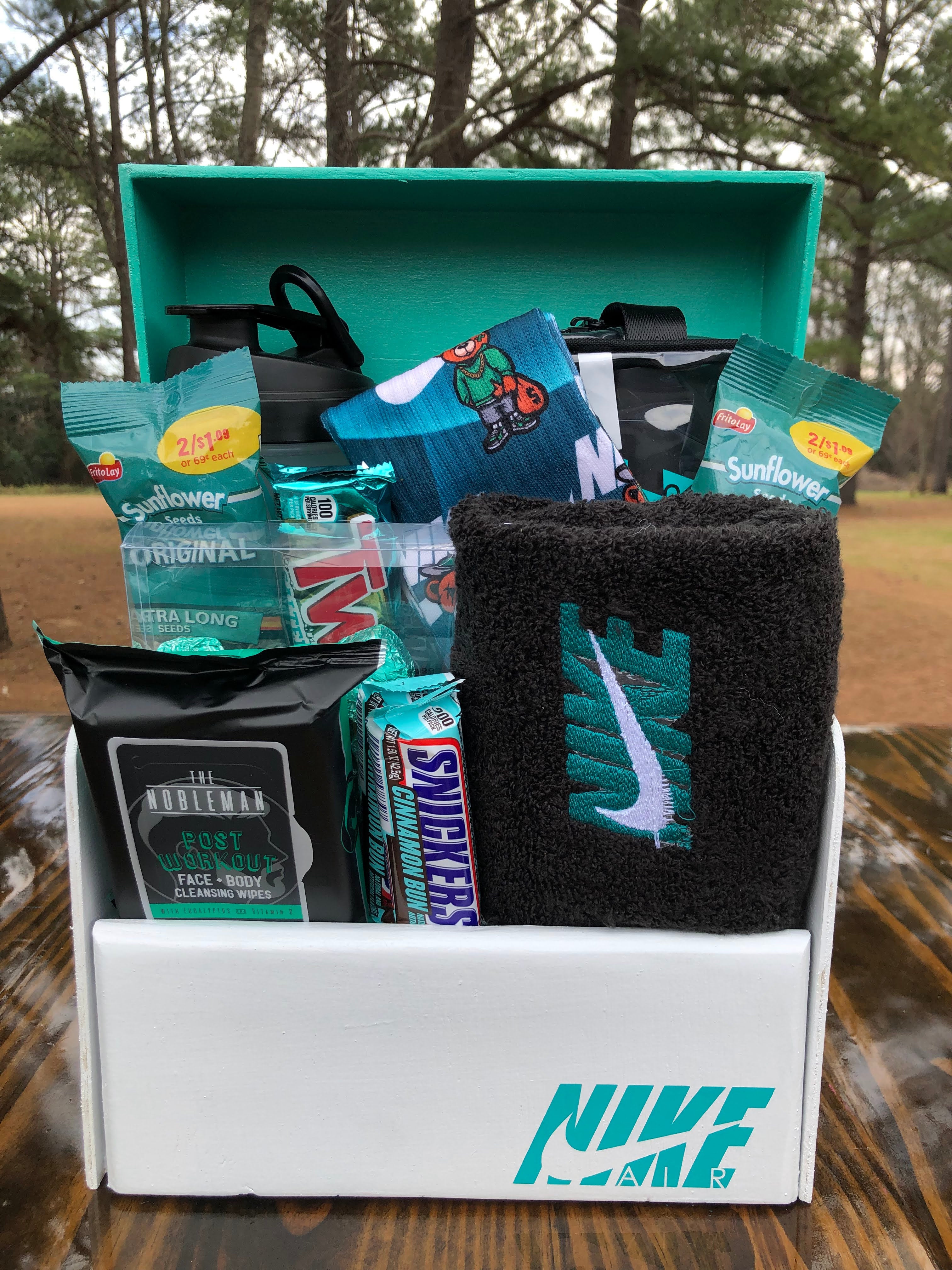 nike valentines day basket