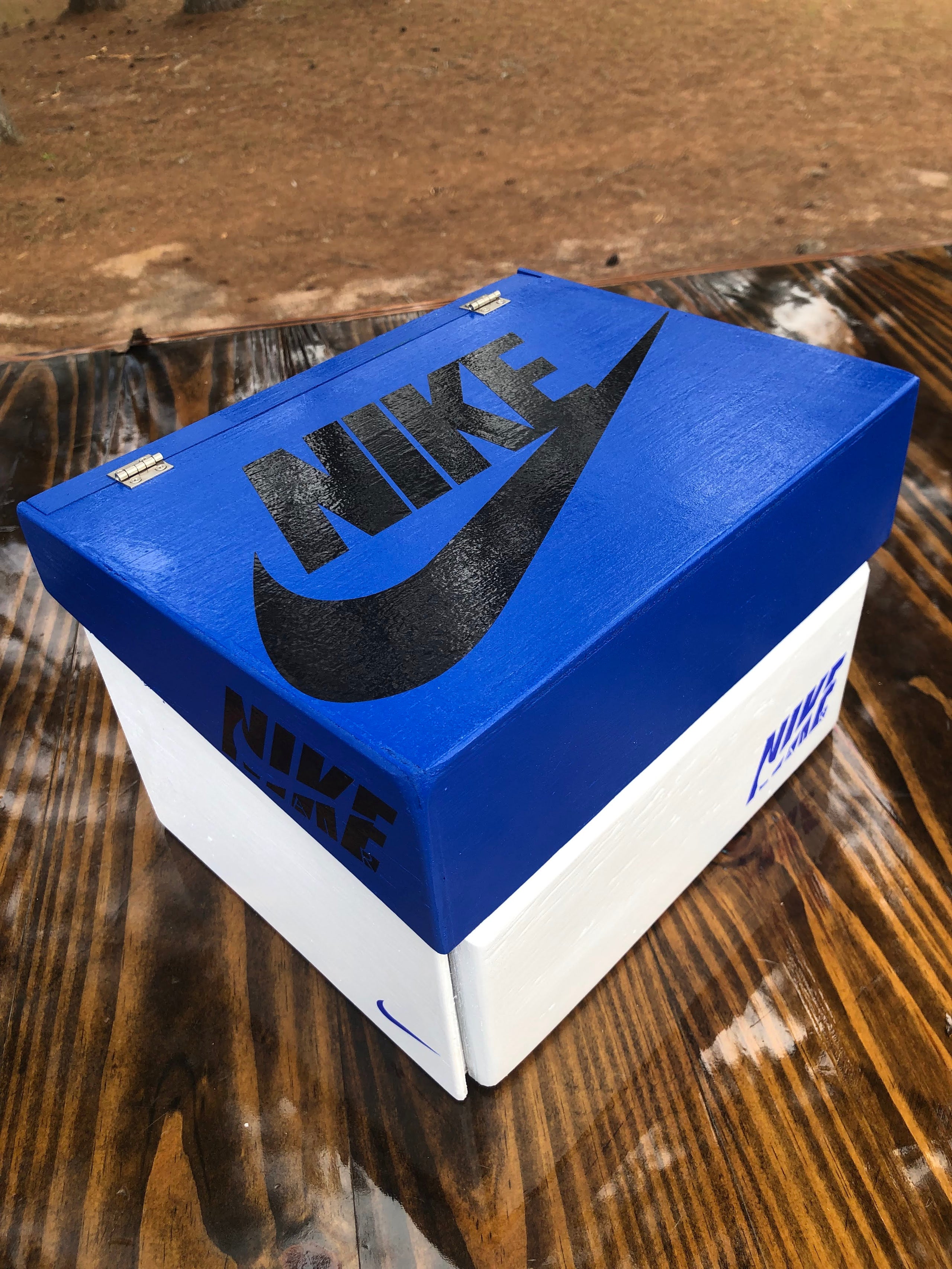 Mini Shoebox Nike